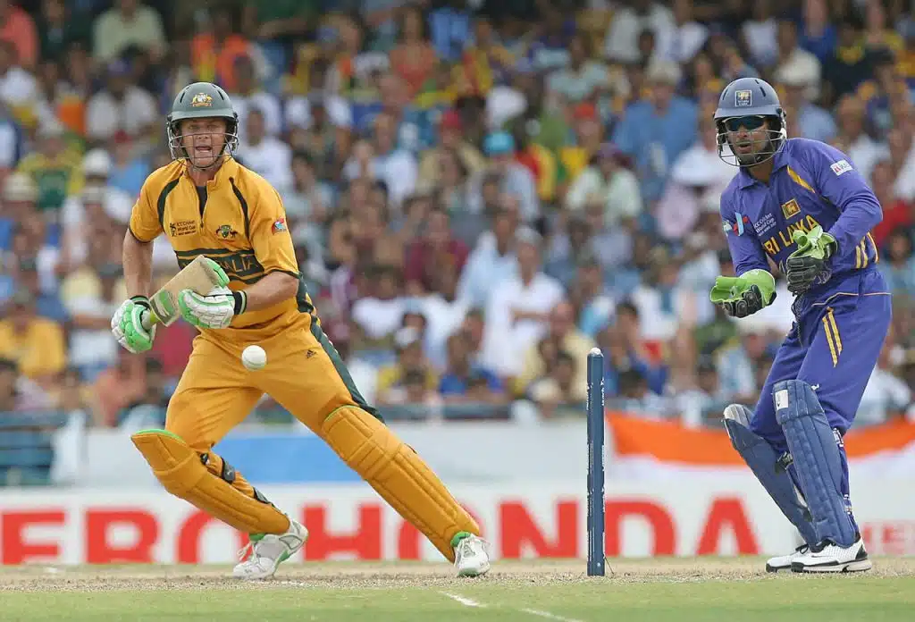 Australian cricketer Adam Gilchrist (L)