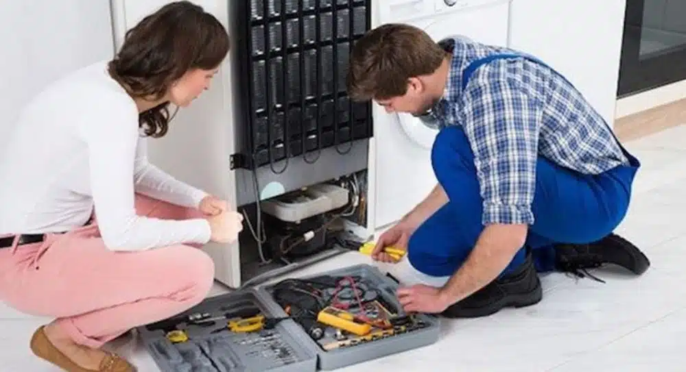 Refrigerator Repair Technician