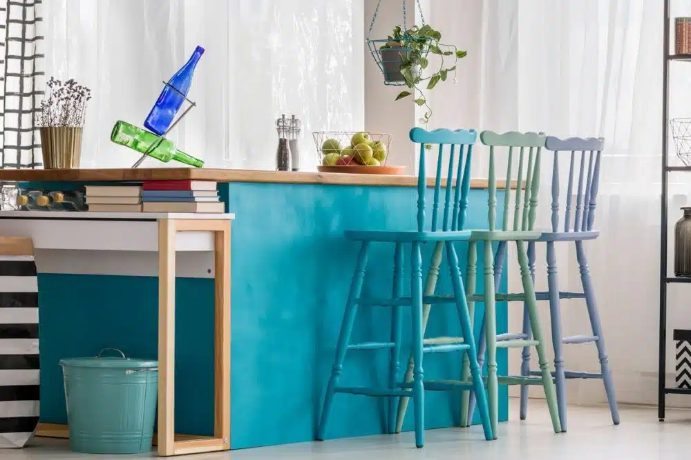 Refinish Furniture with Spray Paint