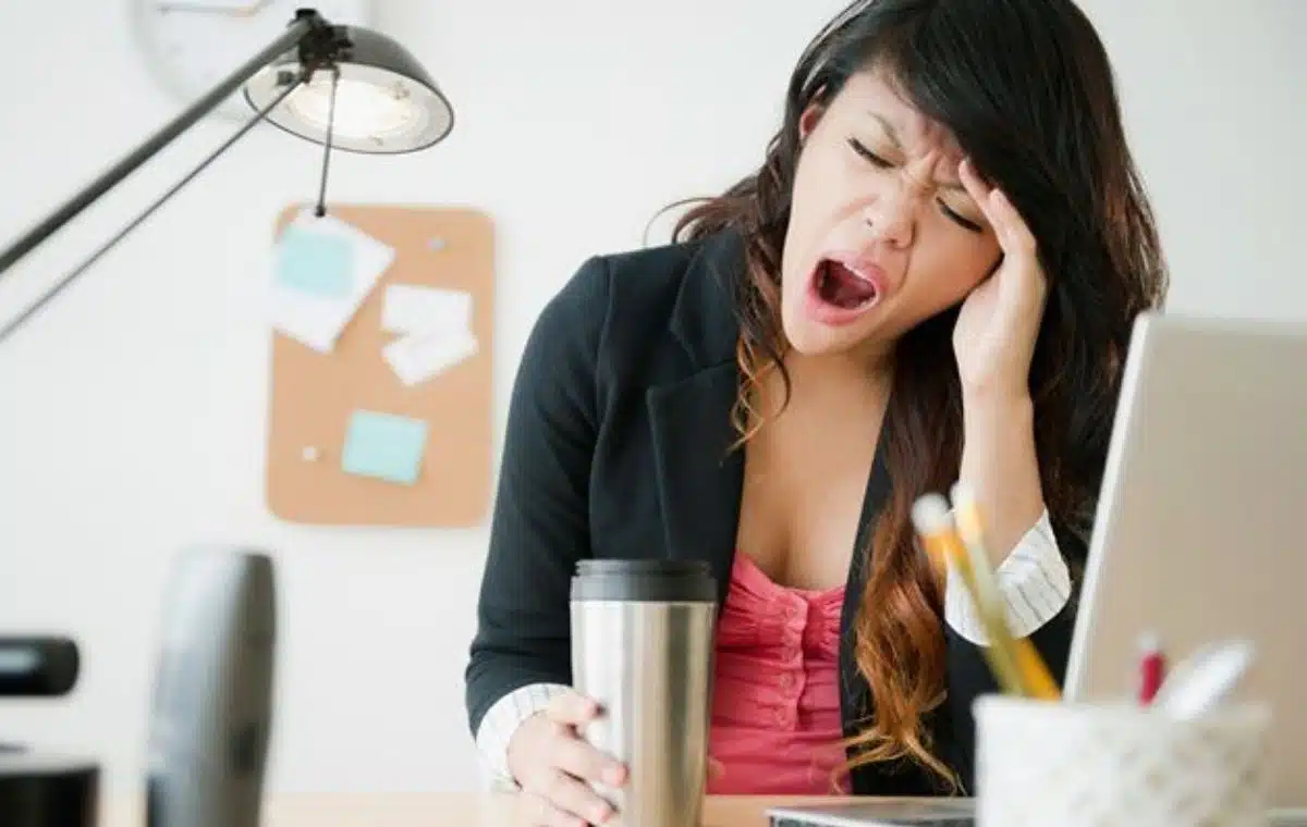 Tips on How to Stay Awake When You're Too Sleepy