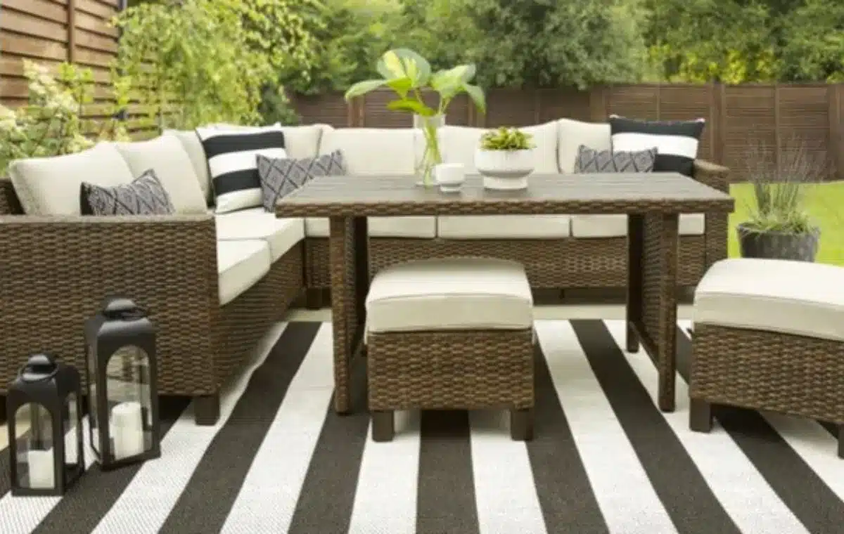 Essential Backyard Furniture Pieces