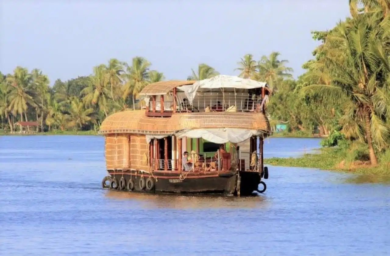 houseboat destinations in India
