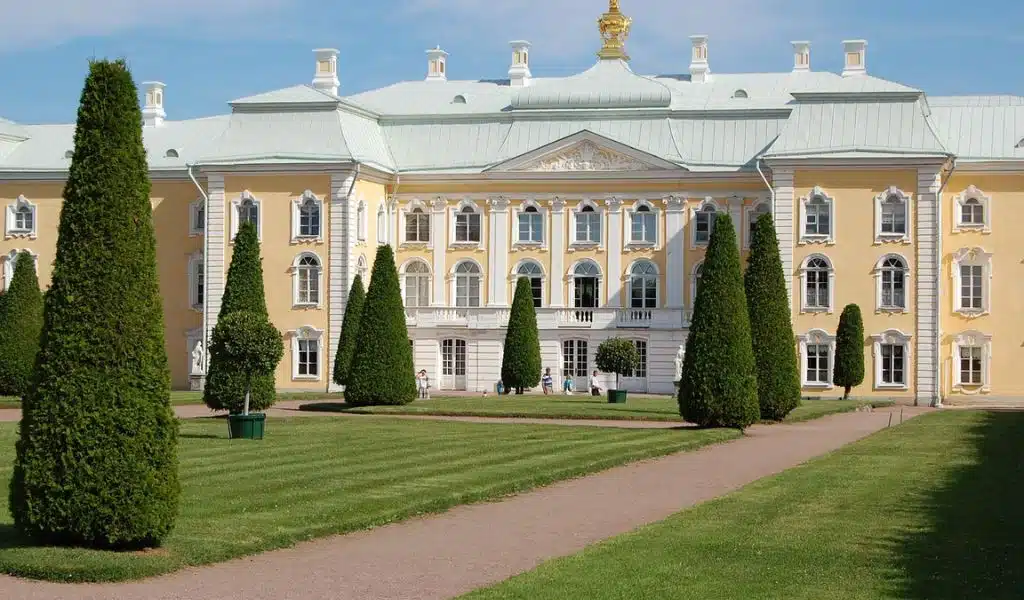 How to Manage Large Garden?