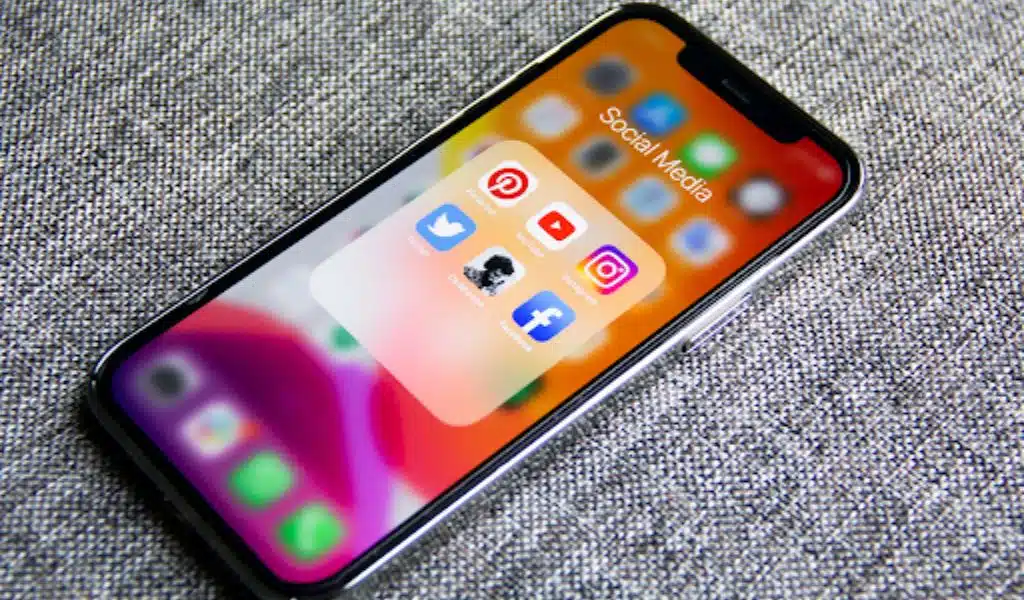 Commenting Strategies for Building Relationships on Instagram