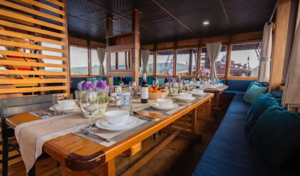 Exploring the Depths of Marine Paradise