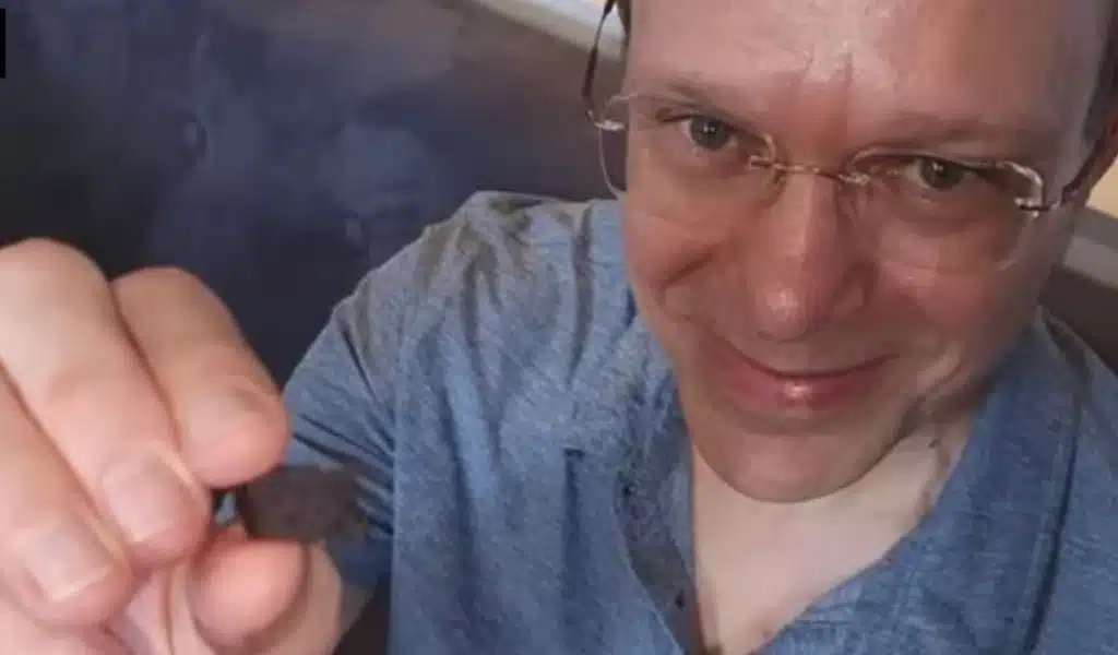 Professor at Harvard Discovered Pieces of Alien Technology