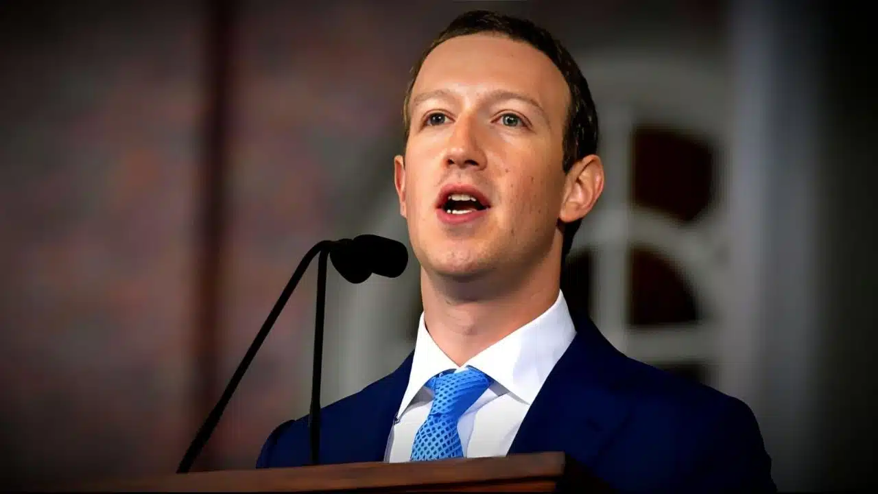 Zuckerberg Undergoes Knee Surgery