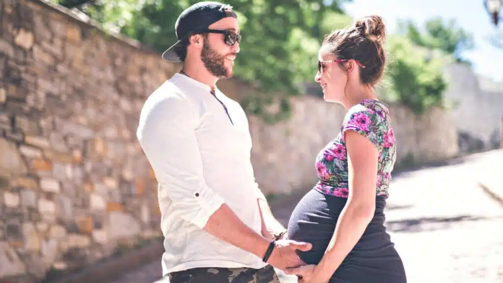 Things to Keep in Mind When Dating a Pregnant Woman