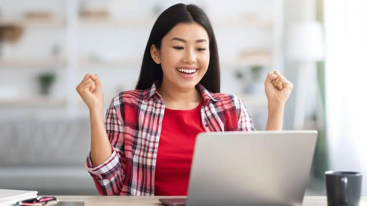 Online Chat Rooms Peer Support