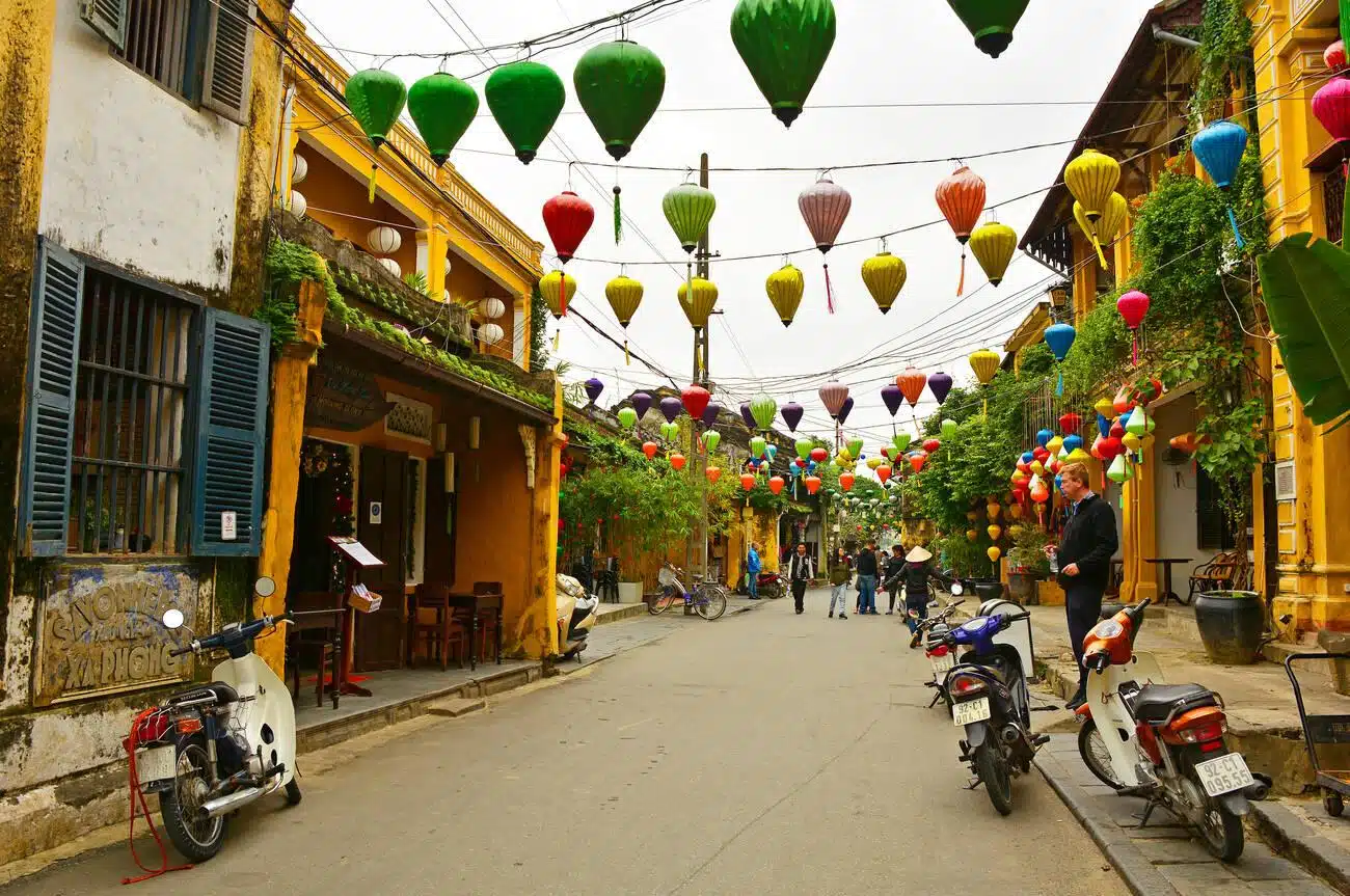 christmas markets in vietnam