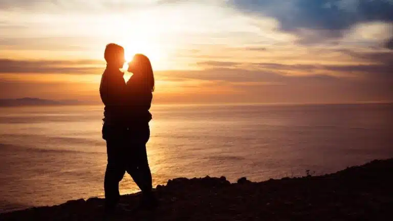 romantic getaway tips