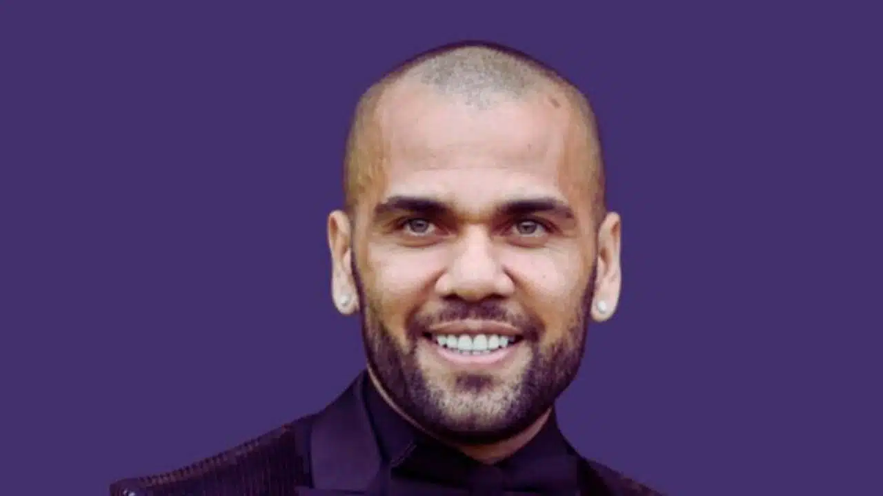 Barcelona Revokes Dani Alves' Legendary Status