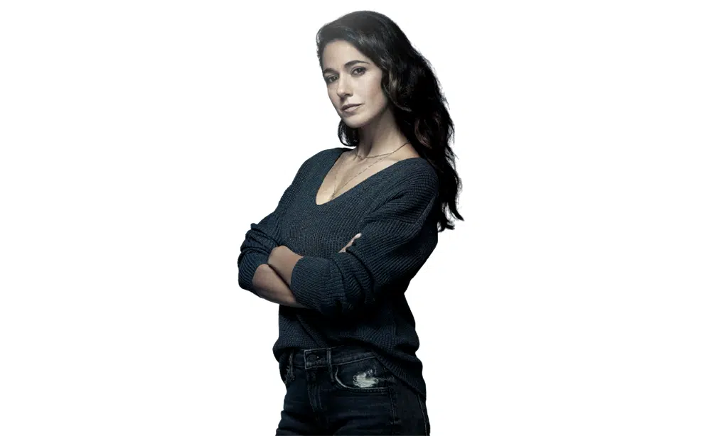 Emmanuelle Chirqui boobs