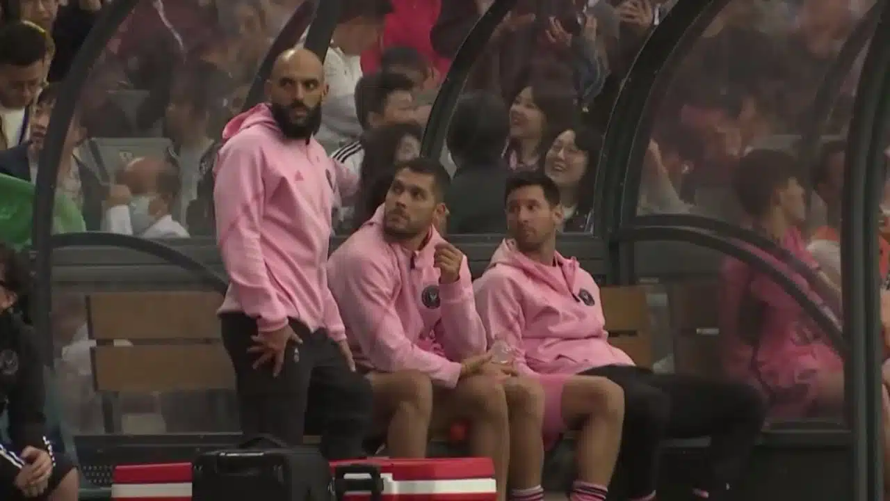 Messi No Show Hong Kong Fans Demand Refunds