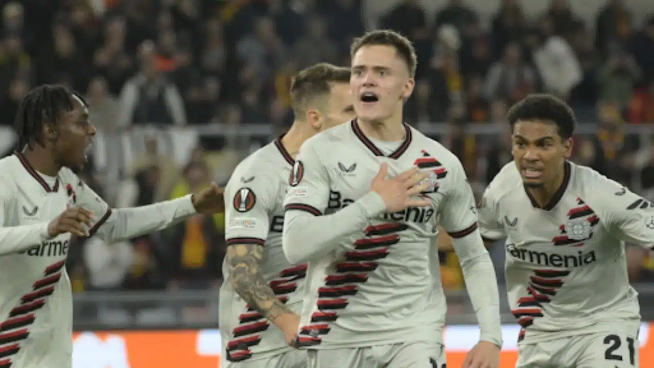 Leverkusen Wins 2-0 at Roma