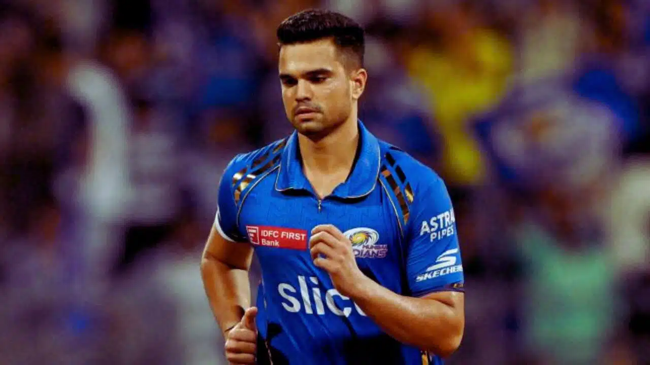 arjun tendulkar exits midway after consecutive sixes