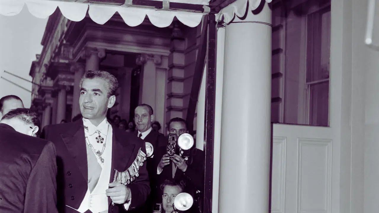 the end of pahlavi