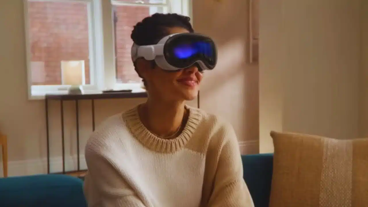 Apple Debuts visionOS 2