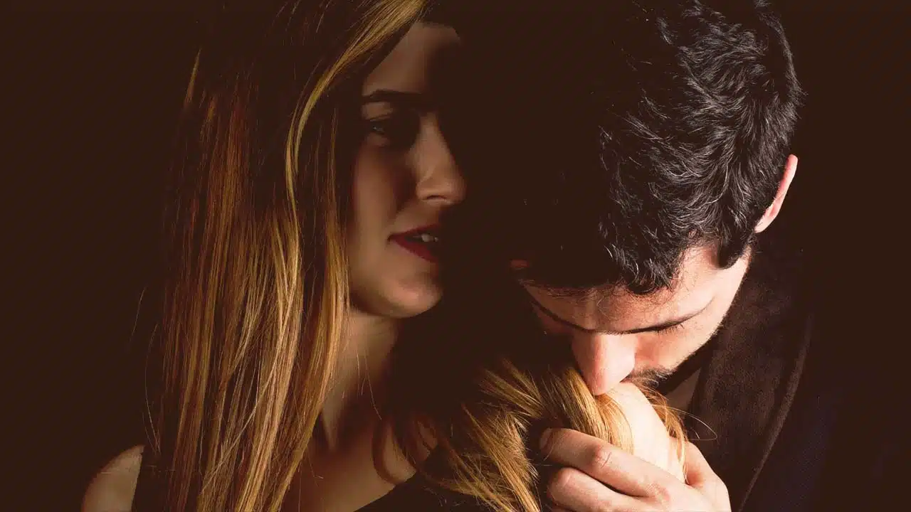 attractive woman for sigma male