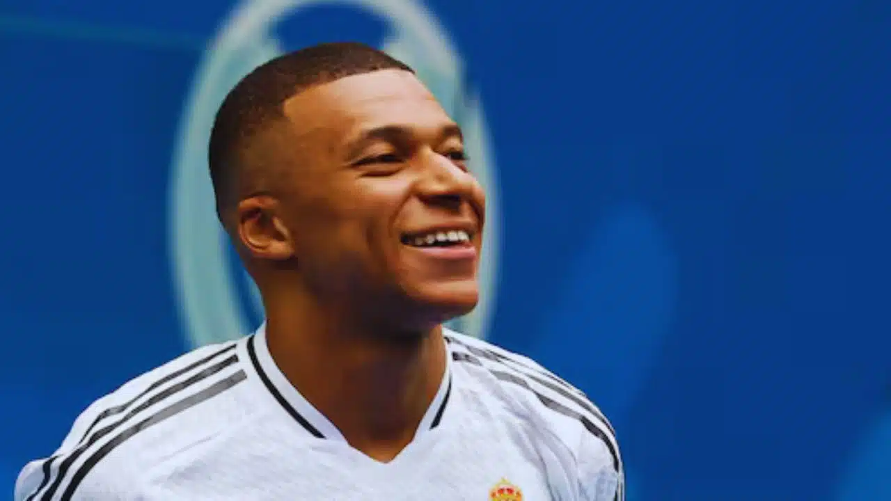 Kylian Mbappé Signs with Real Madrid
