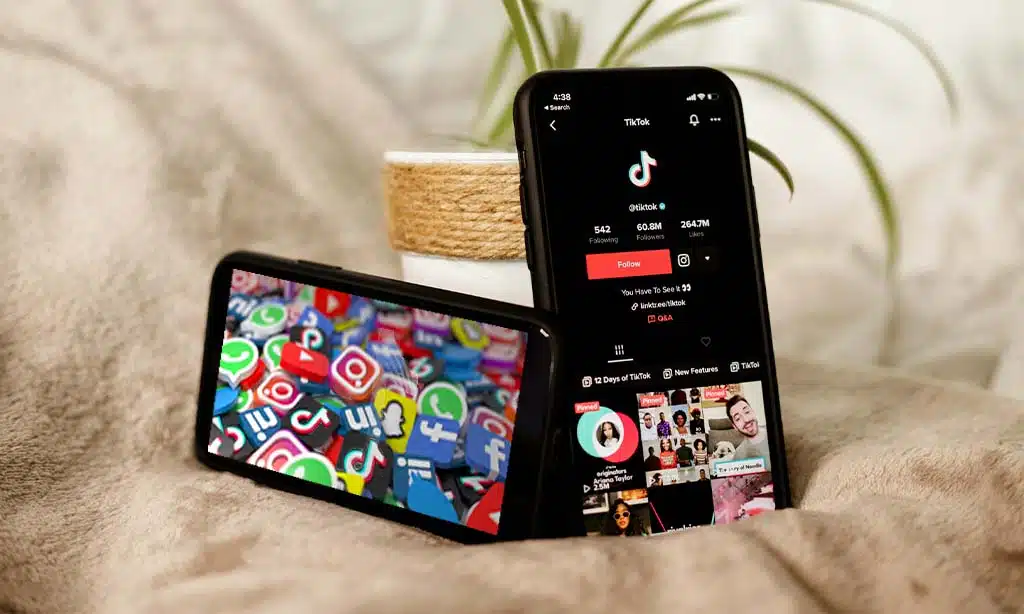 Highlighting the integration of social media in everyday life and its importance in content creation and digital engagement