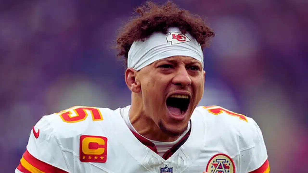 cris collinsworth mahomes kelce snf drama