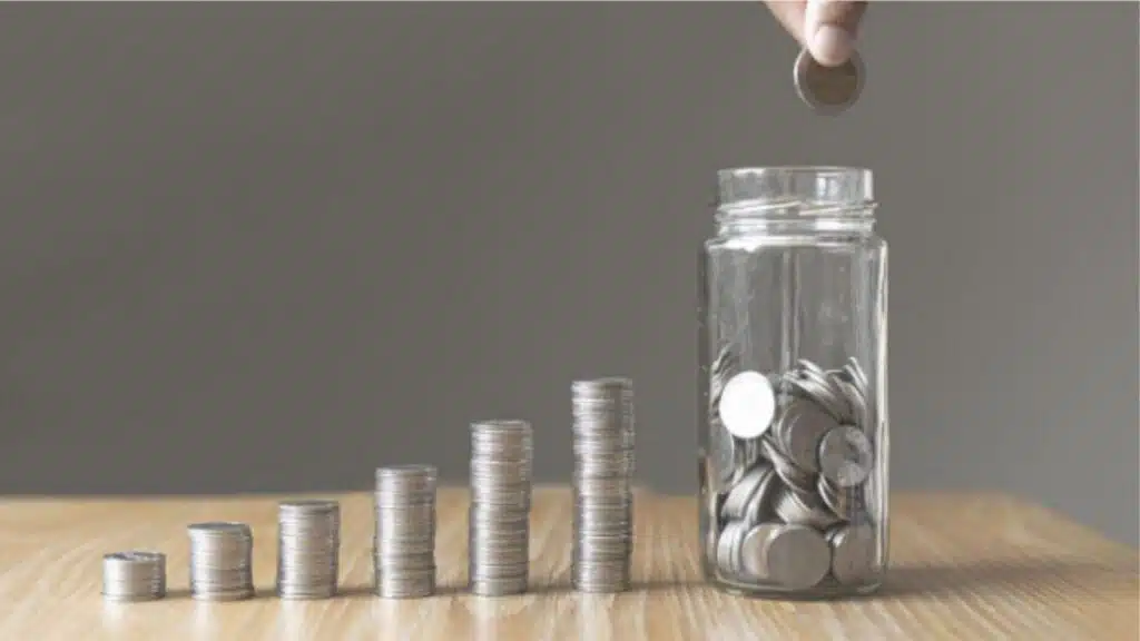 How to Monitor and Manage Savings Account