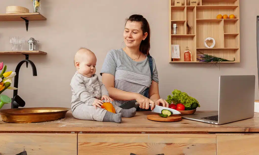 is liveamoment org safe