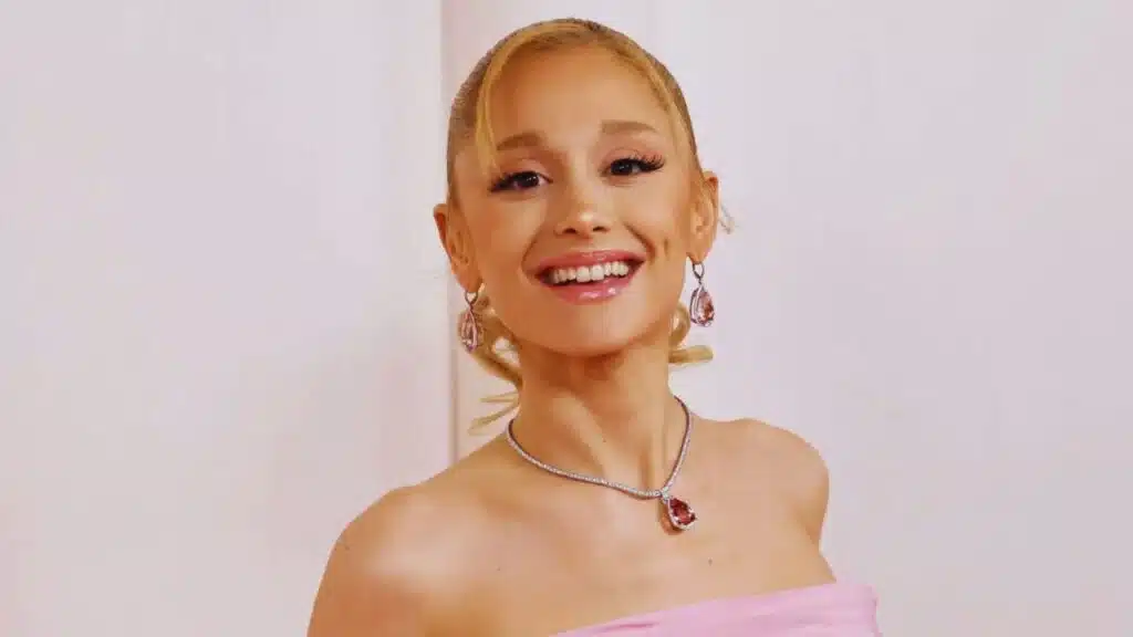 Ariana Grande Reconnects with Estranged Dad