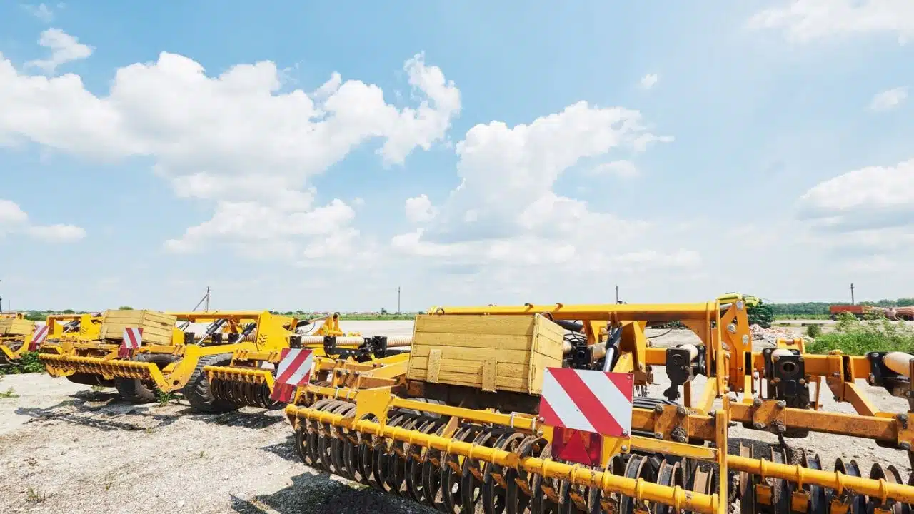 How Heavy Machinery Makes Industrial Projects Easier