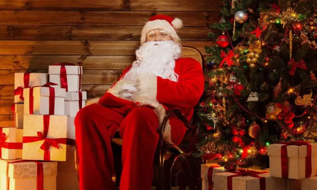 Santa’s Red Suit Myth or Marketing