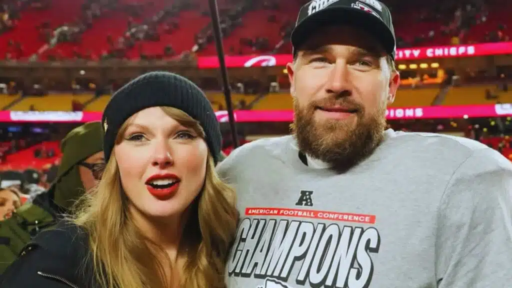 Chiefs Super Bowl Taylor Swift Travis Kelce Kisses