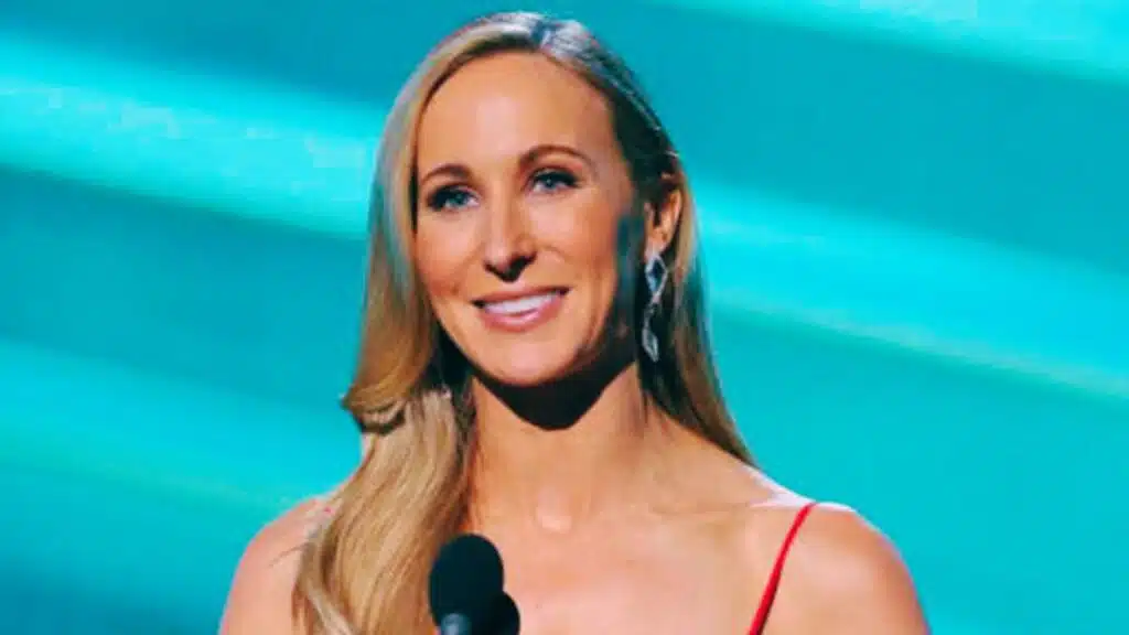 Nikki Glaser Delays Plastic Surgery