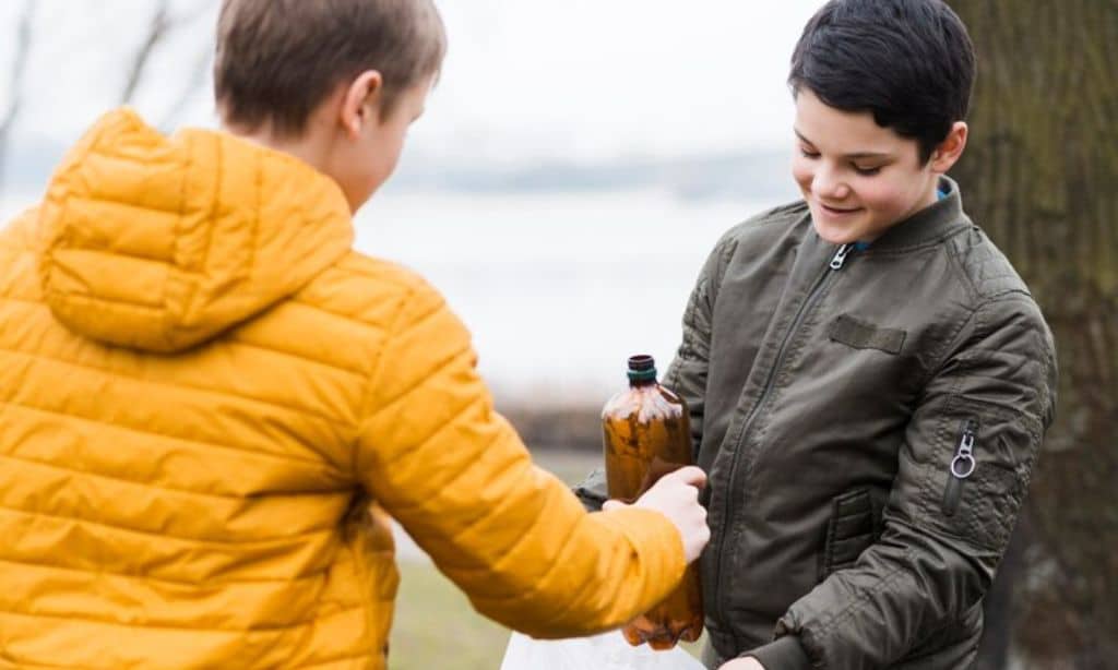 Recycled Plastic Bottle Pet Bed – Turning Waste into Comfort