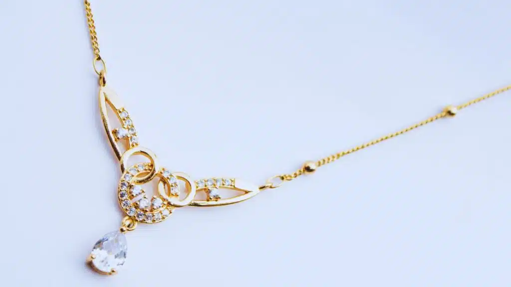 What to Look for When Buying a Necklace