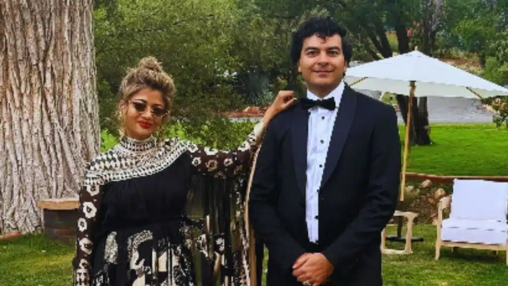 Who is Immad Akhund Wife