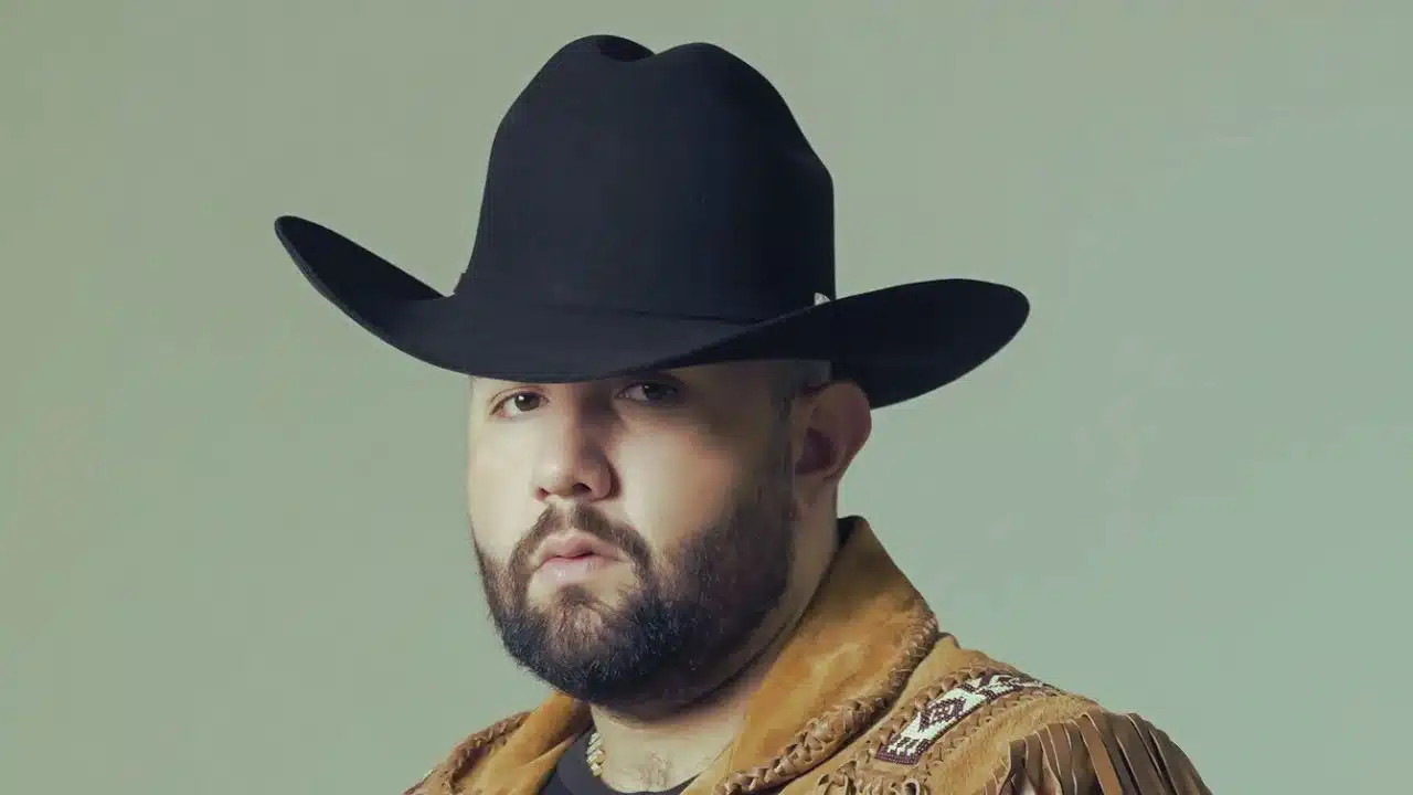 does carin leon have kids