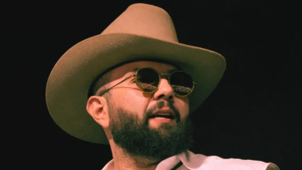 how old is carin leon