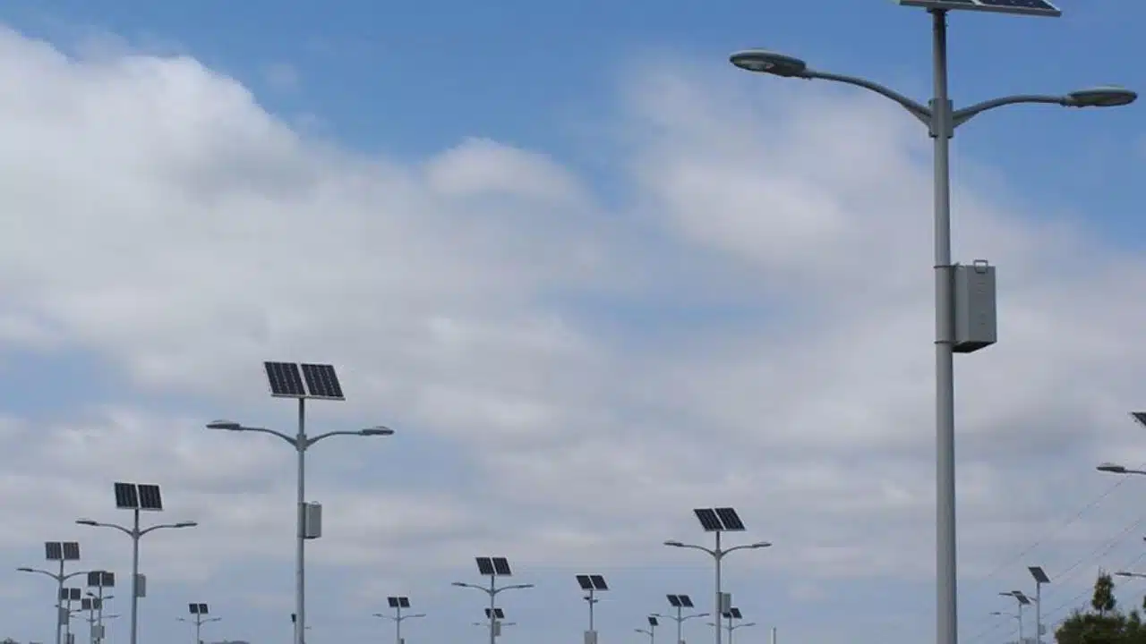Benefits of Changing Parking Lot Lights To Solar Powered Lights