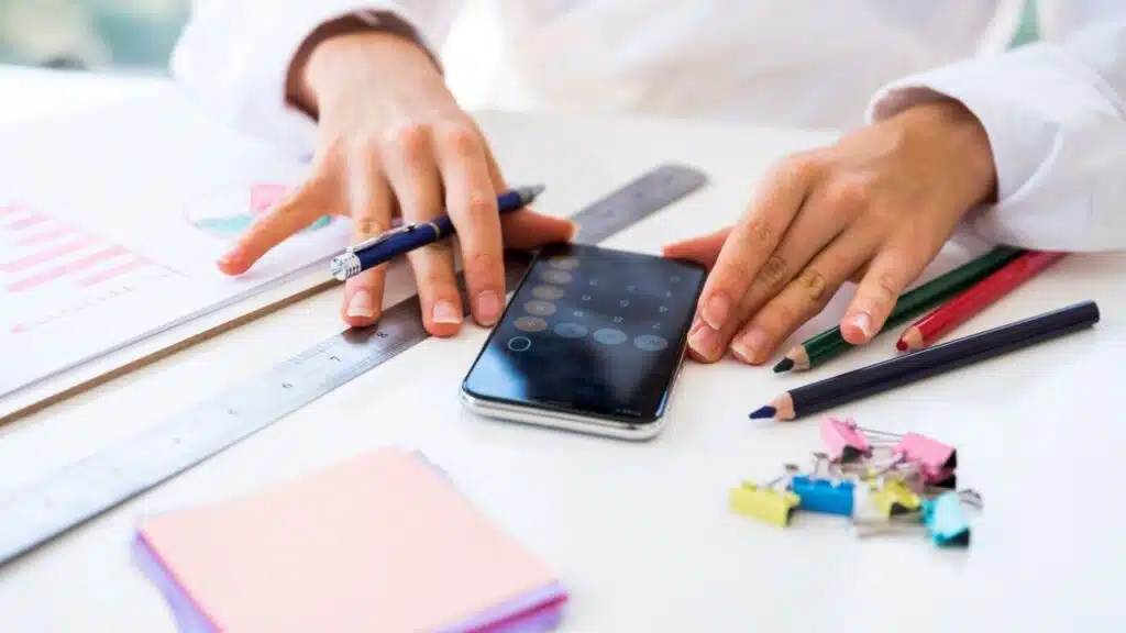 Benefits of Using an EMI Calculator for Personal Loans