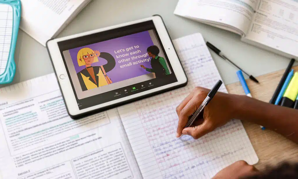 What Are Hybrid Education Models?