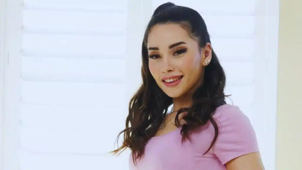 Why Did Aria Lee Retire