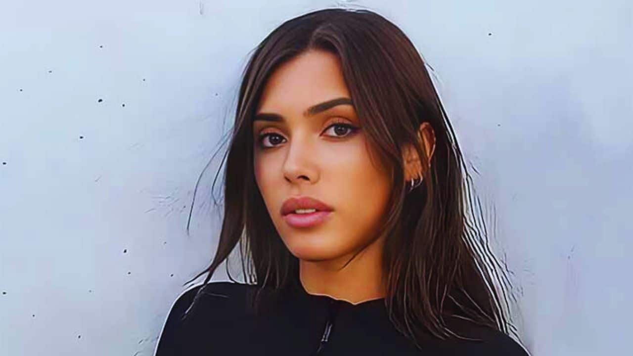 bianca censori bizarre naked instagram debut