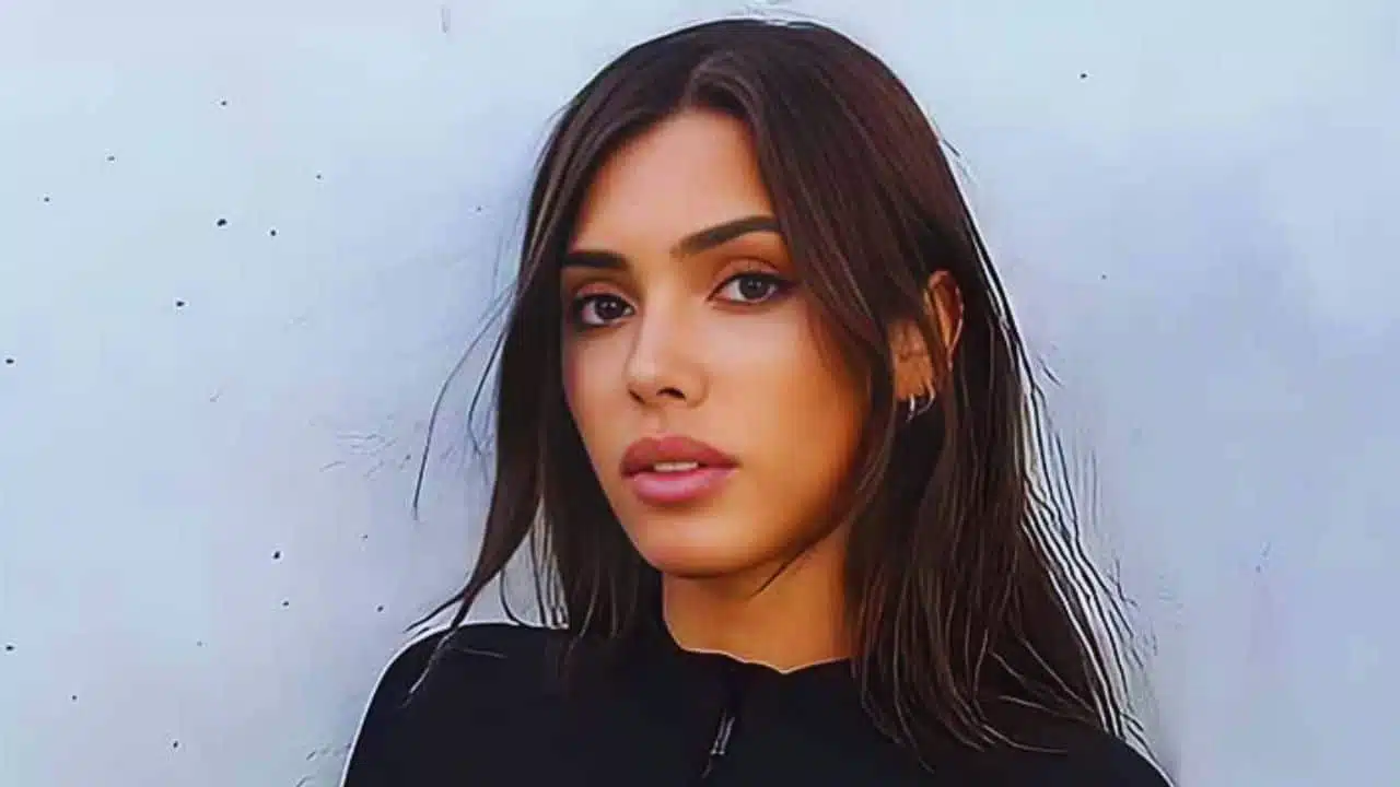 bianca censori bizarre naked instagram debut