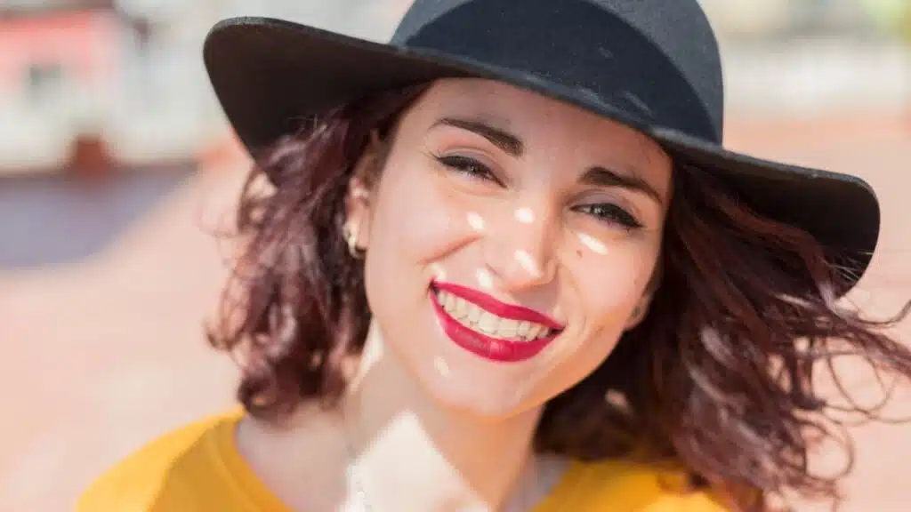 how porcelain veneers help confidence