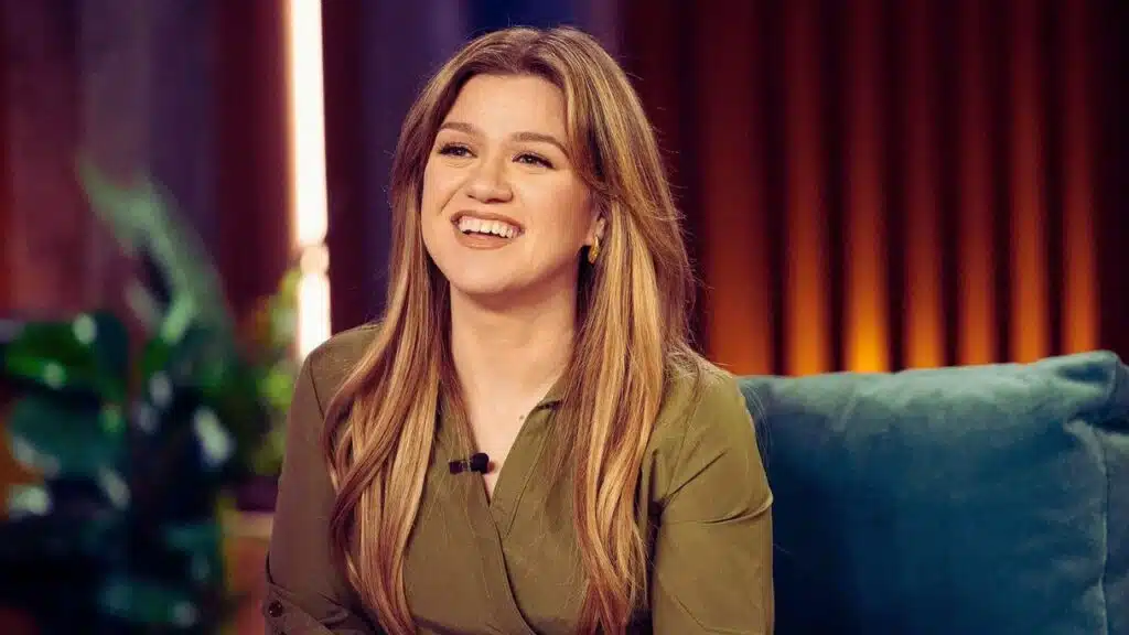kelly clarkson lost alone talk show 1000th episode