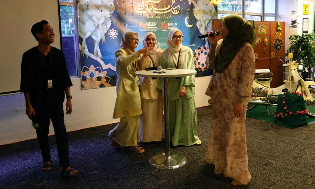 Malaysia: Open Houses and Traditional Music