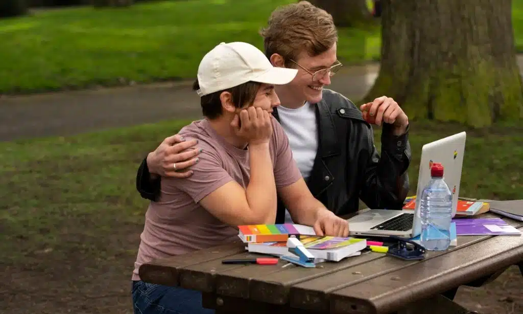 Fosters a Screen-Free Environment