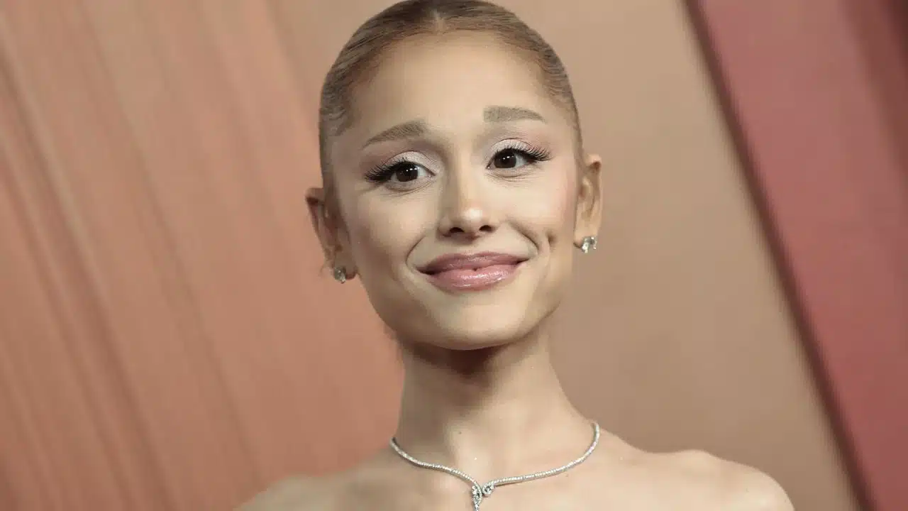ariana grande brighter days ahead no 1 album reissue