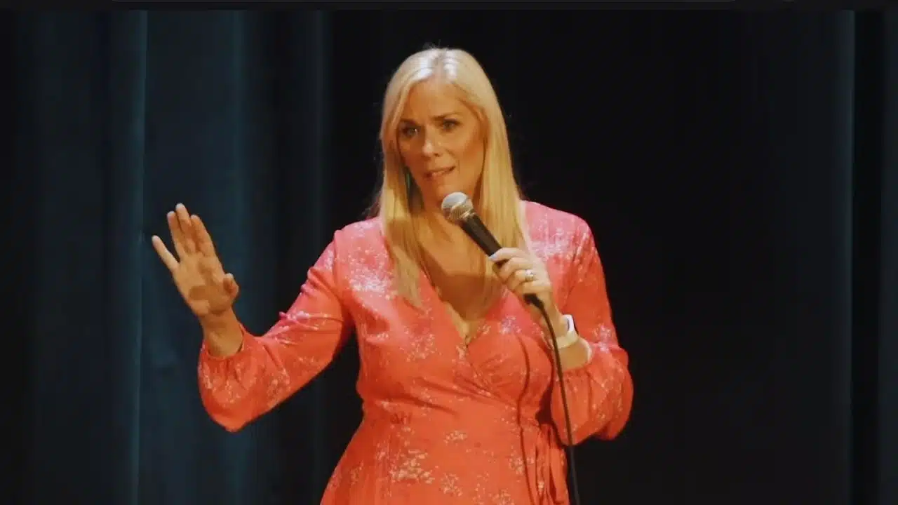 how long is leanne morgan show